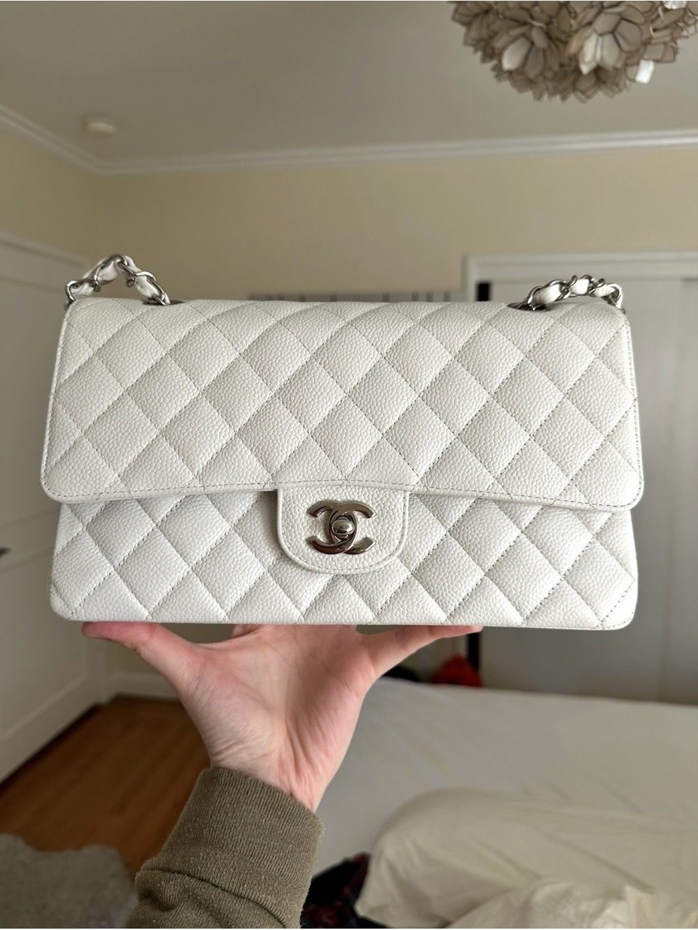 CHANEL White Quilted Flap Shoulder Bag with Silver Hardware